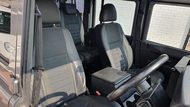 LAND ROVER DEFENDER 110