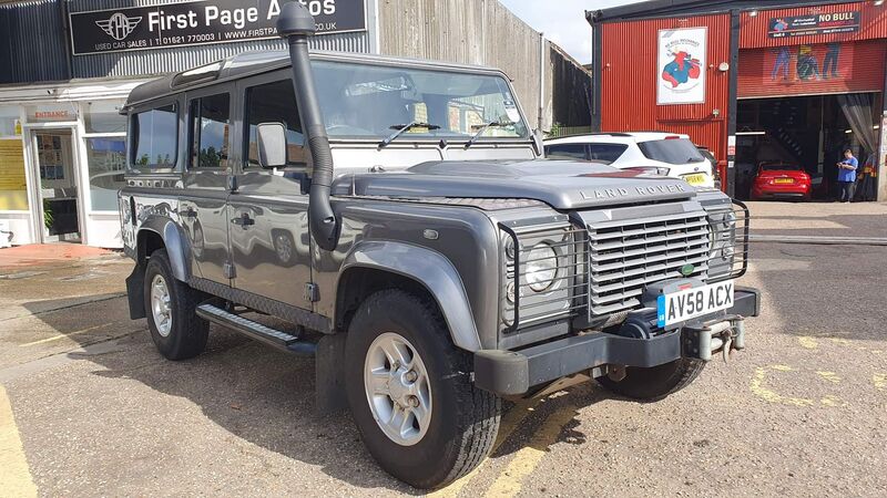 LAND ROVER DEFENDER 110