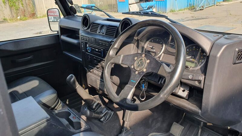 LAND ROVER DEFENDER 110