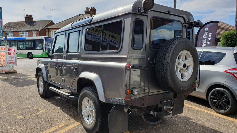 LAND ROVER DEFENDER 110