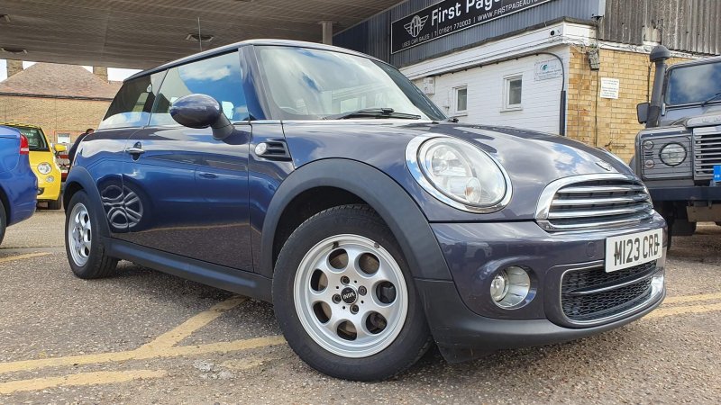 MINI HATCH
