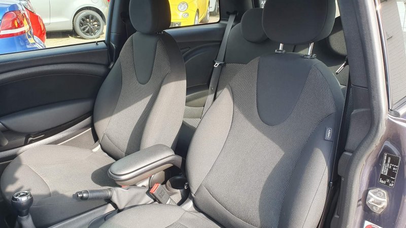 MINI HATCH