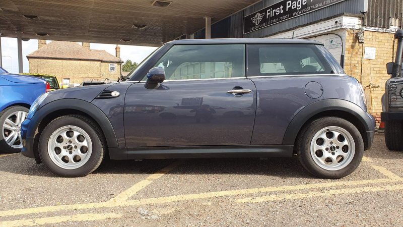 MINI HATCH