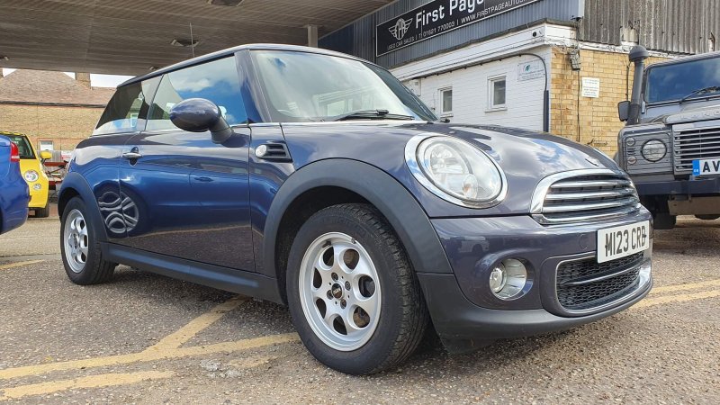 MINI HATCH