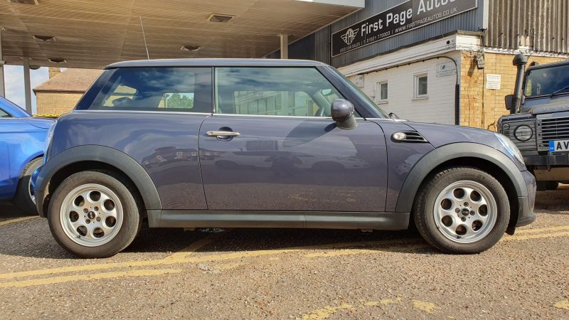 MINI HATCH