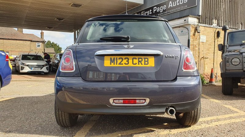 MINI HATCH