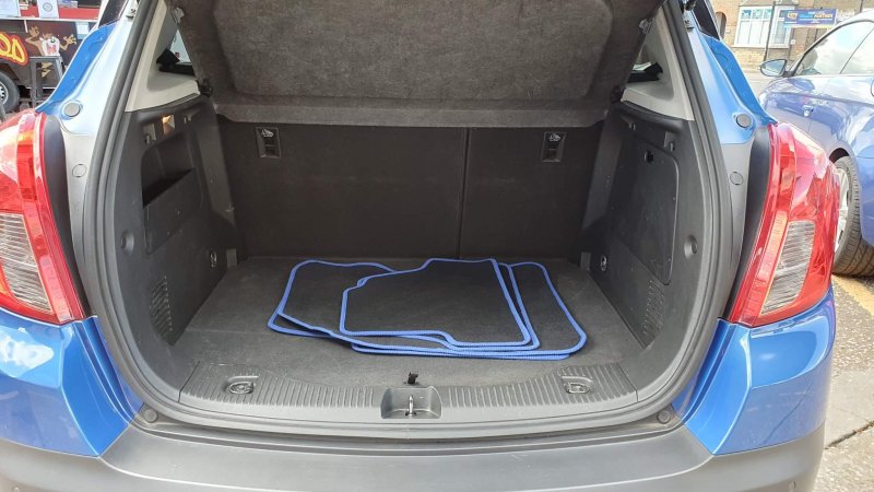 VAUXHALL MOKKA