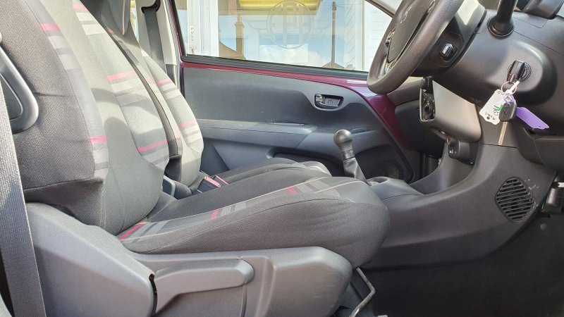 PEUGEOT 108