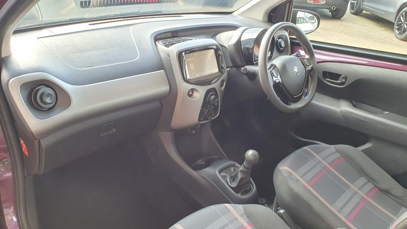PEUGEOT 108