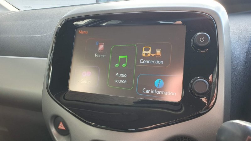 PEUGEOT 108