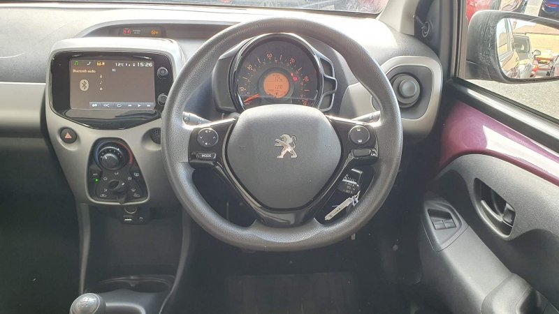 PEUGEOT 108