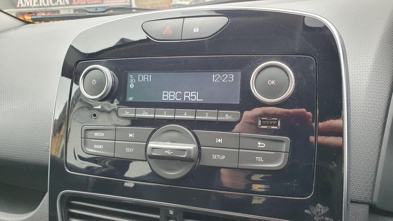 RENAULT CLIO