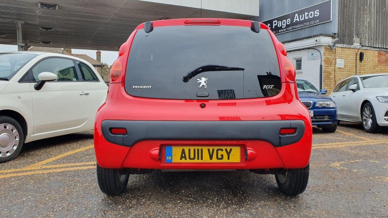 PEUGEOT 107