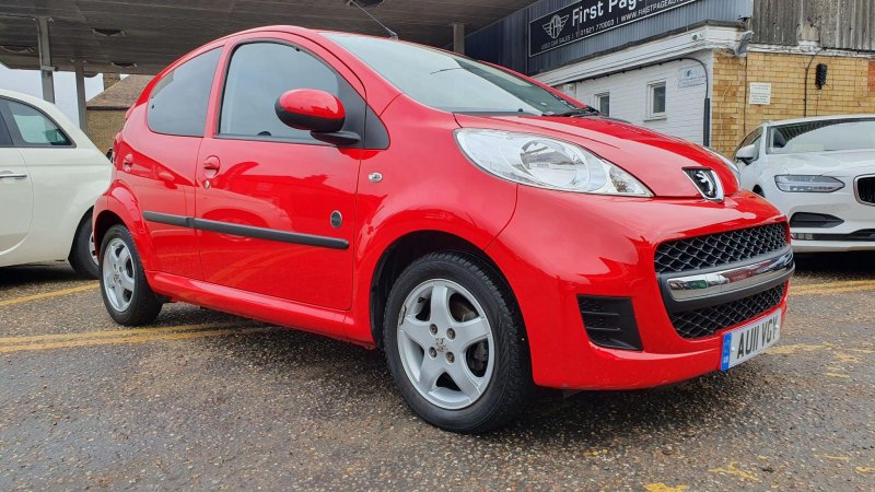 PEUGEOT 107