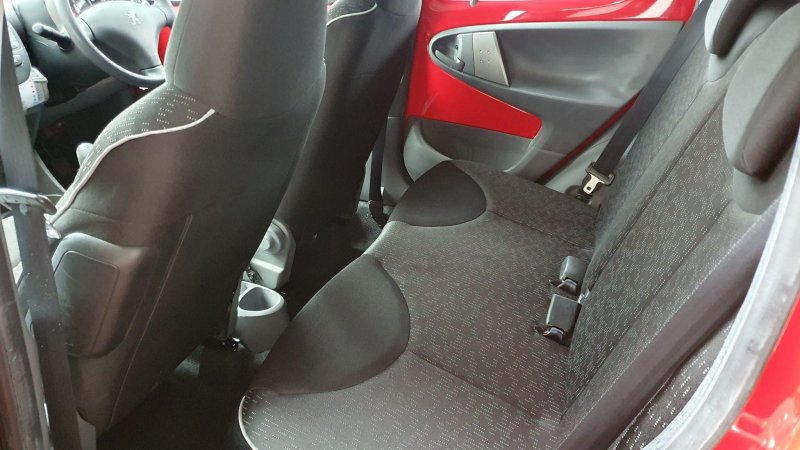 PEUGEOT 107