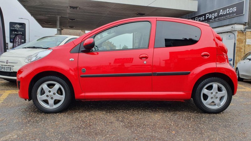 PEUGEOT 107