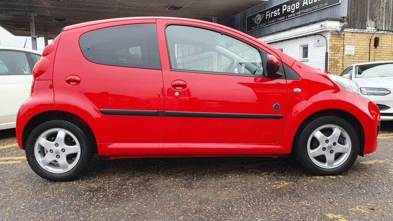PEUGEOT 107