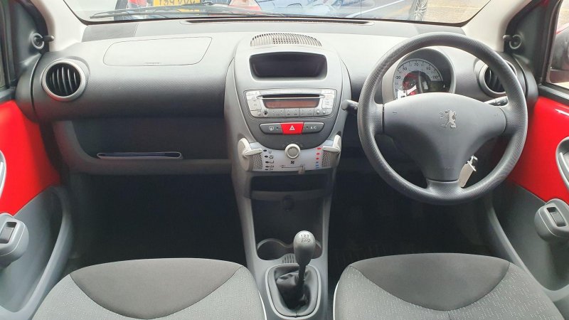 PEUGEOT 107