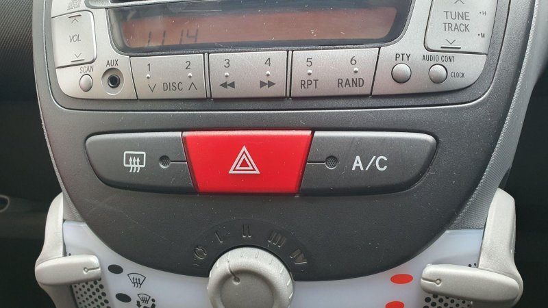 PEUGEOT 107