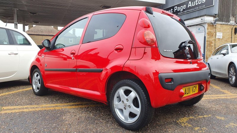 PEUGEOT 107