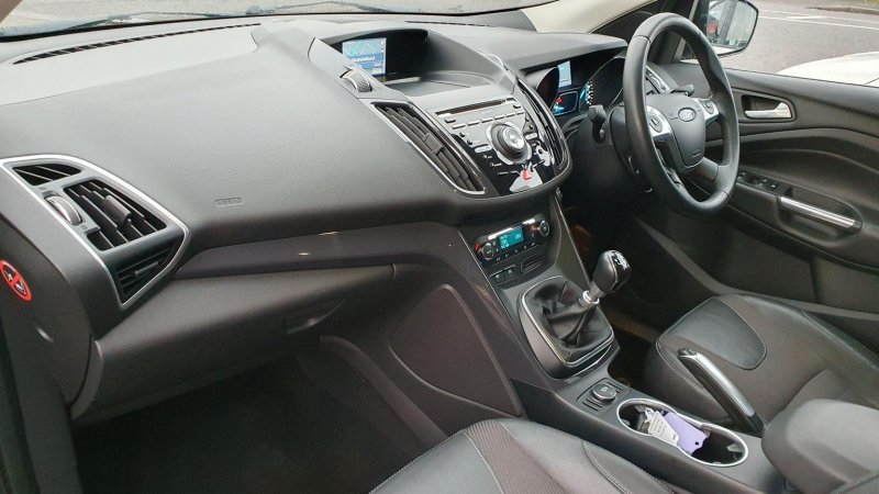 FORD KUGA
