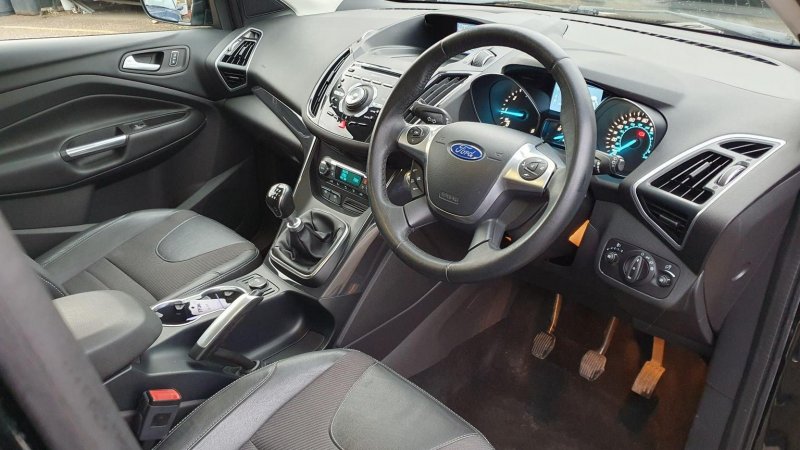FORD KUGA