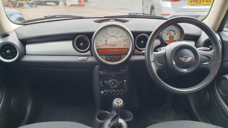 MINI HATCH