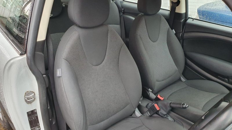 MINI HATCH