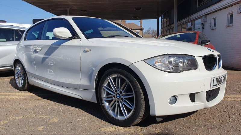 BMW 1 SERIES