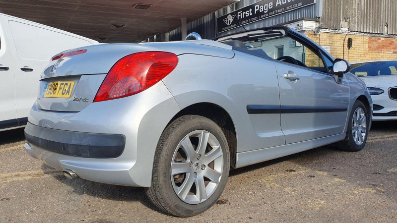 PEUGEOT 207 CC