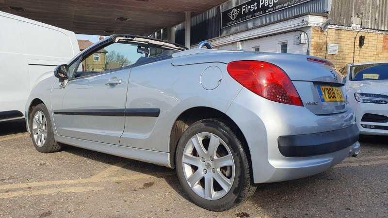 PEUGEOT 207 CC
