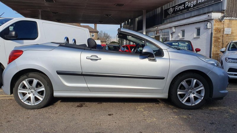 PEUGEOT 207 CC