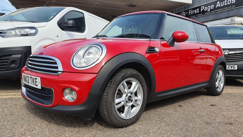 MINI HATCH