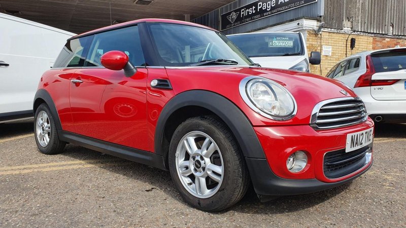 MINI HATCH