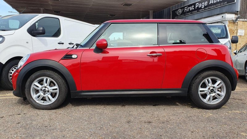 MINI HATCH