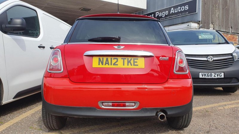 MINI HATCH