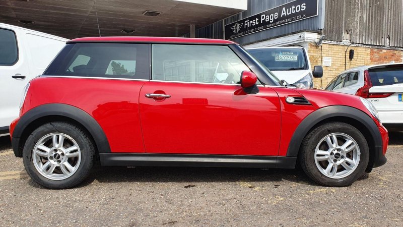 MINI HATCH