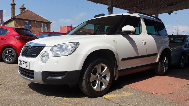 View SKODA YETI 1.6 TDI GreenLine II Elegance Euro 5 (s/s) 5dr