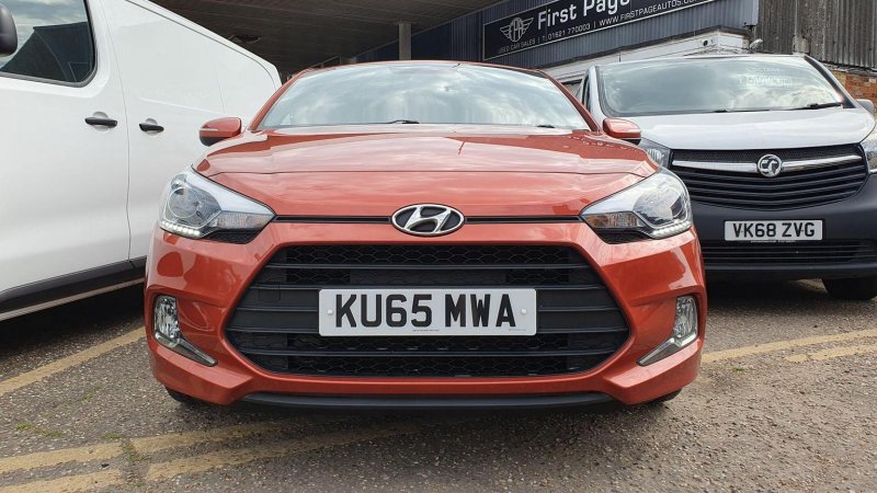 View HYUNDAI I20 1.2 Blue Drive Sport Nav Euro 6 (s/s) 3dr