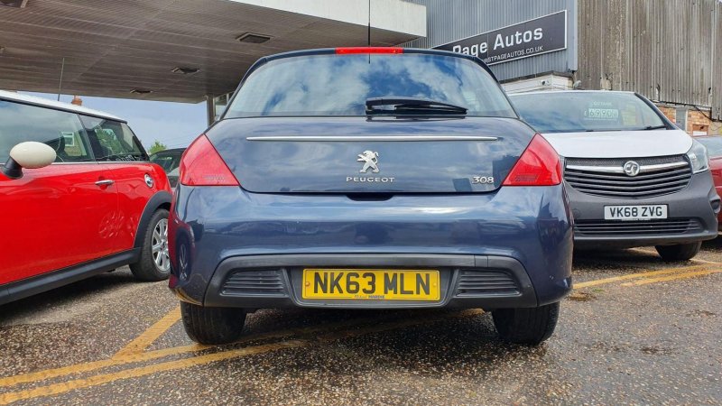 PEUGEOT 308