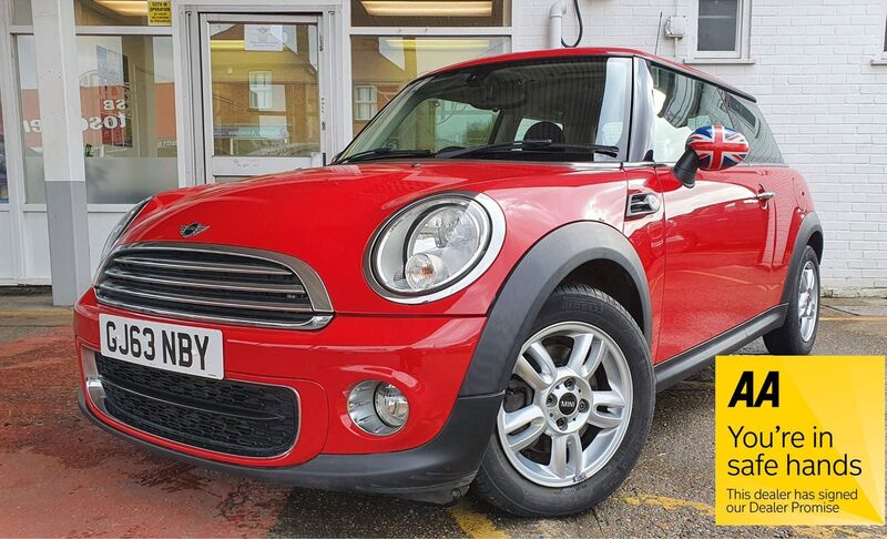 View MINI HATCH 1.6 One D (Sport Chili) 3dr