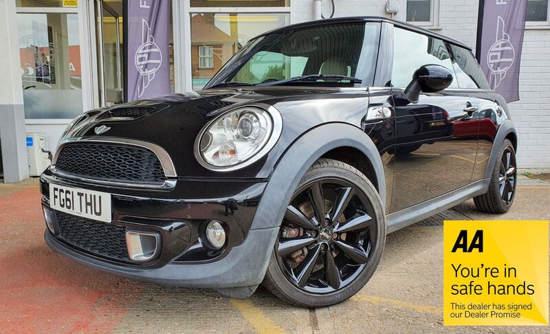 View MINI HATCH 2.0 Cooper SD Euro 5 (s/s) 3dr