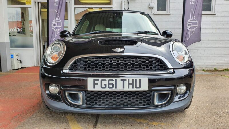 View MINI HATCH 2.0 Cooper SD Euro 5 (s/s) 3dr