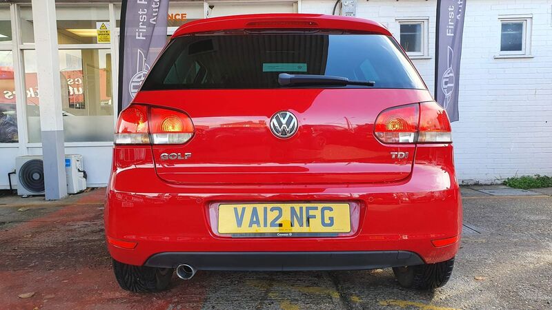 VOLKSWAGEN GOLF