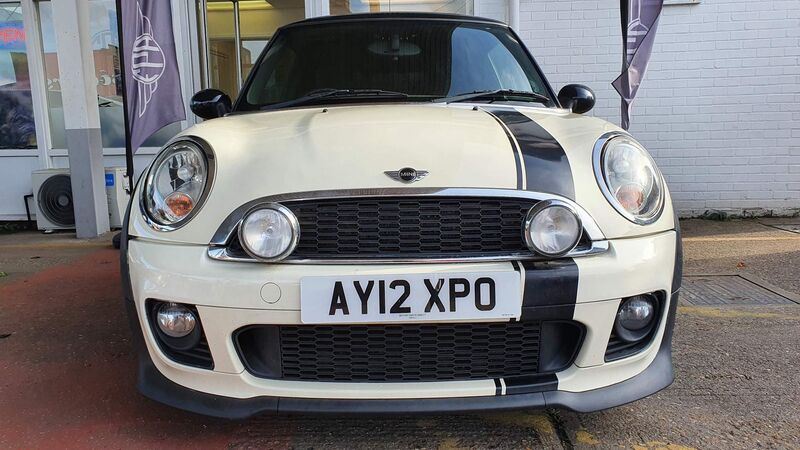 View MINI HATCH 1.6 Cooper D Euro 5 (s/s) 3dr