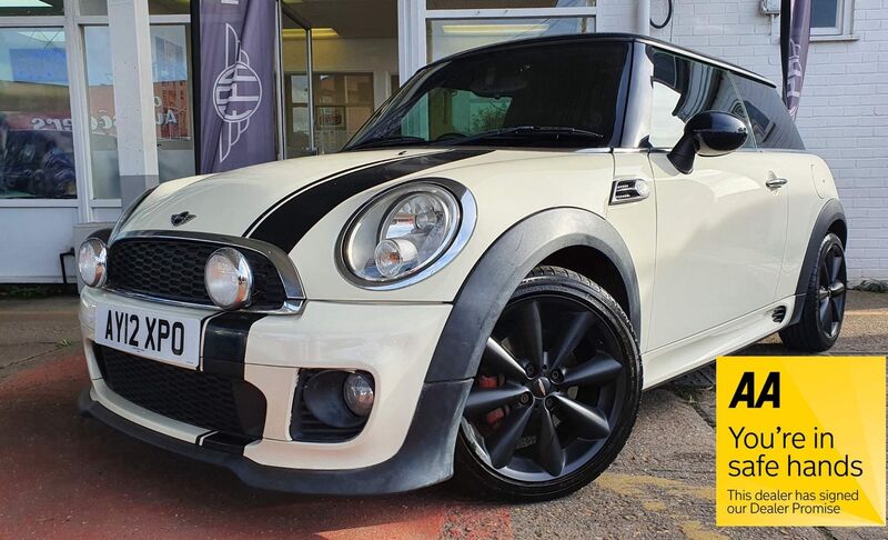 View MINI HATCH 1.6 Cooper D Euro 5 (s/s) 3dr