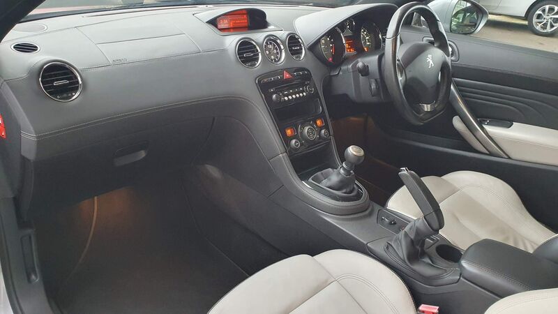 PEUGEOT RCZ