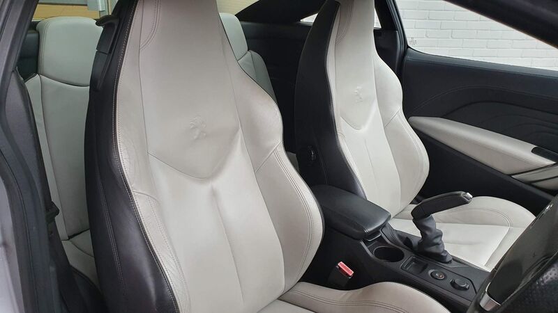 PEUGEOT RCZ