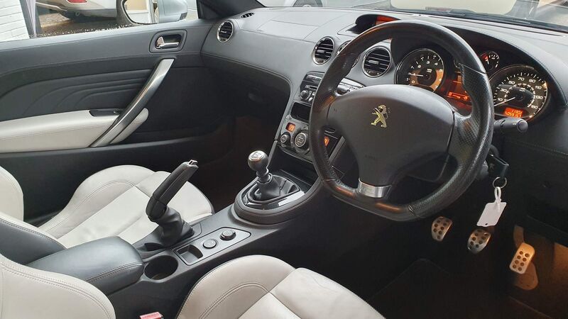PEUGEOT RCZ