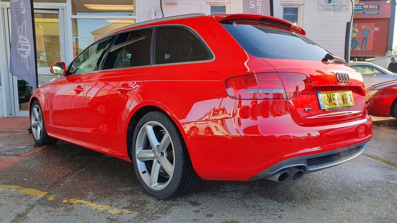 AUDI A4 AVANT